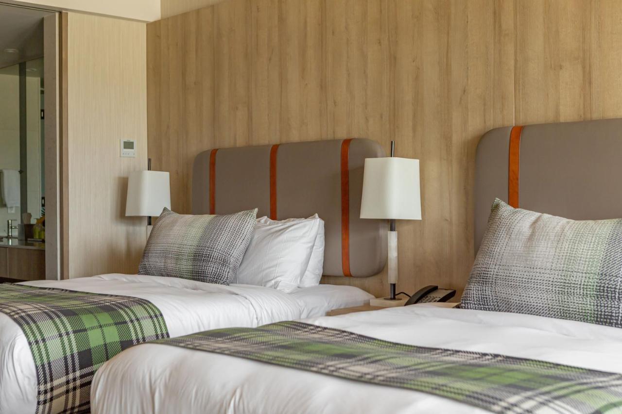 Headwaters Lodge At Eagle Ranch Resort Invermere Oda fotoğraf